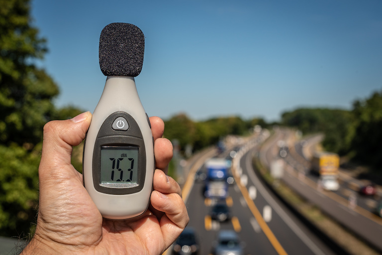 Шум двигателей