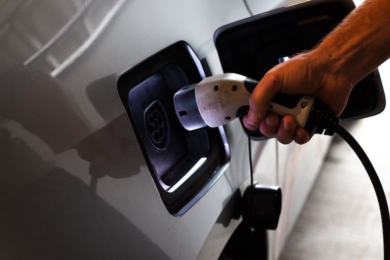 электромобили